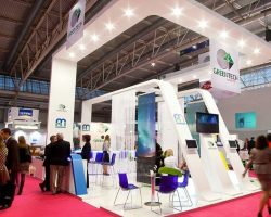 Comment faire appel à un fabricant de stand d’exposition pour votre prochain salon professionnel